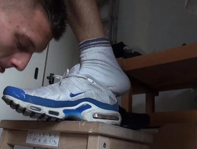 sextape speical sneaker fetish foot in jogging
