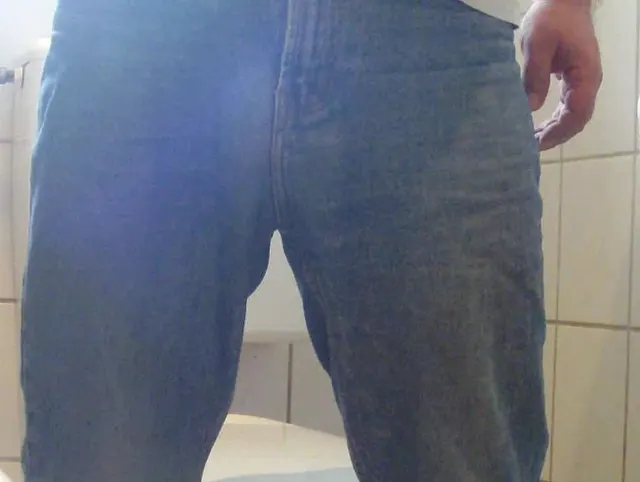 POV  - mach mich nass in der Jeans