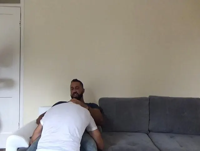 WEBCAM PORN Fucked bareback in london by striagth arab LEO SENERS