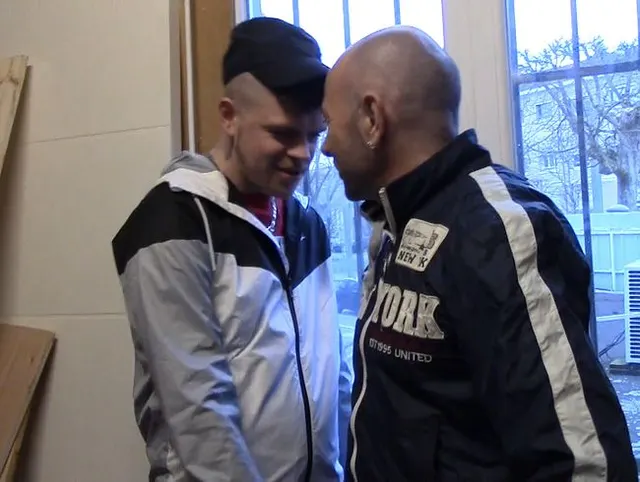 Leo follada a pelo por mi polla xxl en trotar