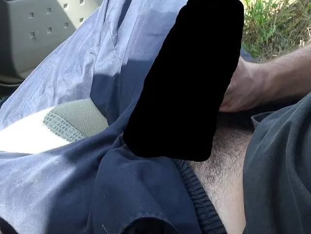 i masturbate a straight on my car