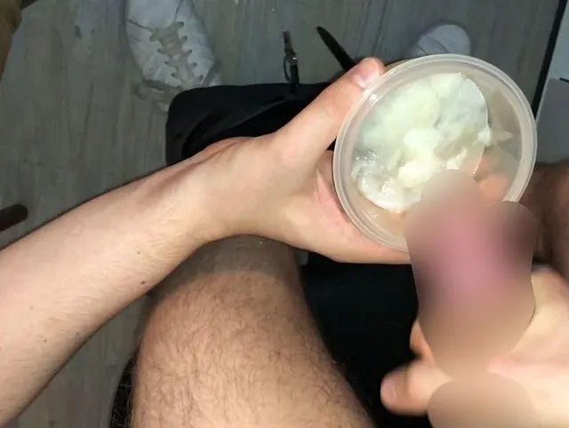 Video 038 - 2x in die Spermabox gespritzt Teil 2-2