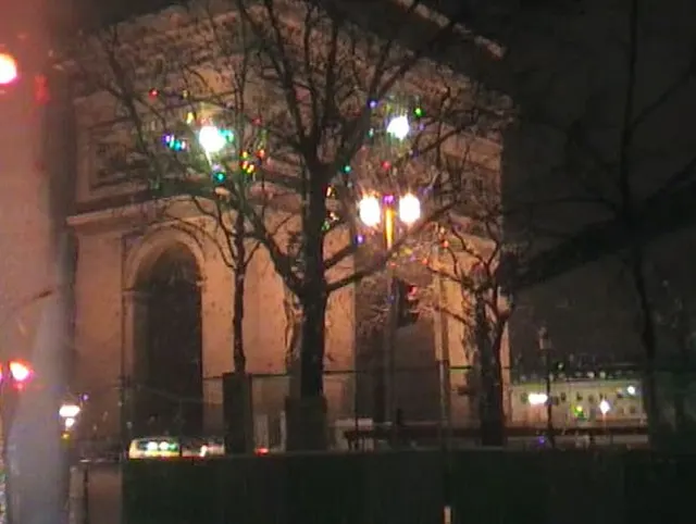 76 fucked in exhib stret public paris at night by a twink