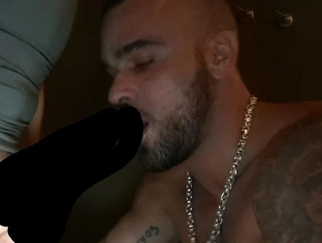 DAMIEN CROSSE suck my XXL DICK during a massage
