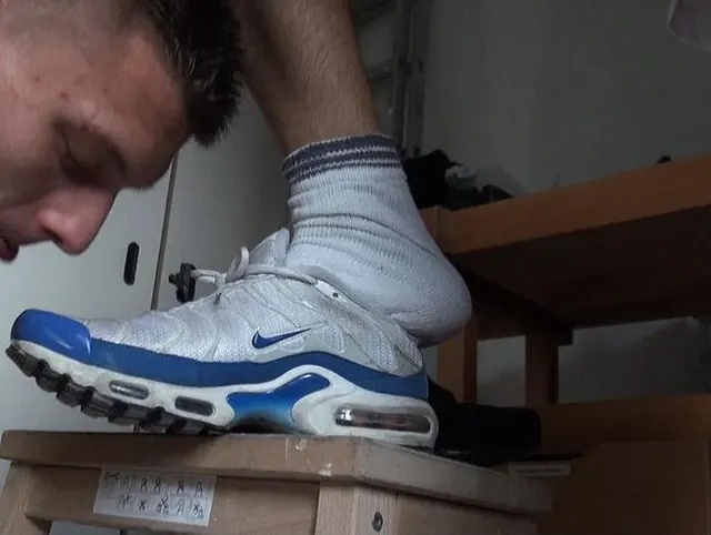 229 SNeaker submission fetish with top scally boy with xxl cock