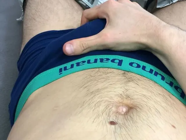 Video 061 - Maxi wichst in seine Spermadose Teil 1-5