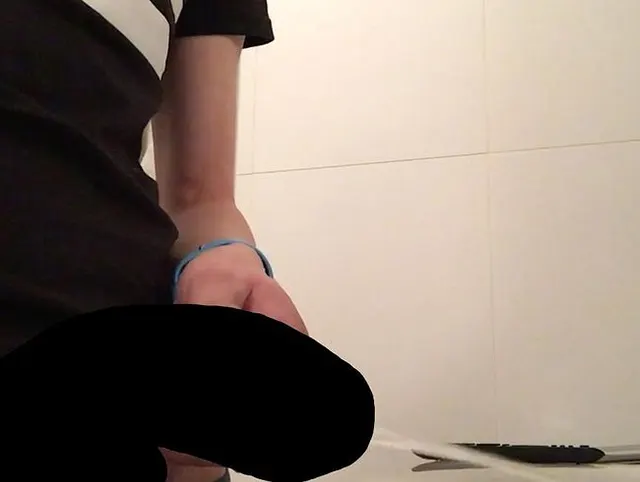 I love to make piss videos